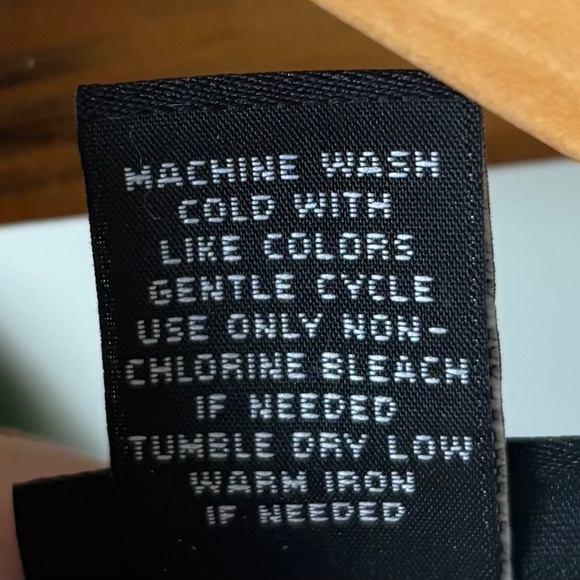 Torrid 00 Floral Sleeveless Blouse - Picture 5 of 5